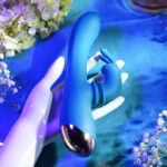 Adam & Eve SHIMMY & SHAKE VELVET RABBIT - Blue 22.4 cm USB Rechargeable Rabbit Vibrator - Image 5