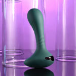 Gender X GOES ANYWHERE - Green 12.4 cm USB Rechargeable Vibrator - Image 2
