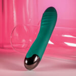Gender X PIROUETTE - Green 20.6 cm USB Rechargeable Vibrator - Image 5