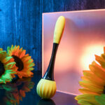 Gender X SUNFLOWER - Yellow 20 cm USB Rechargeable Massage Wand - Image 3