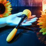 Gender X SUNFLOWER - Yellow 20 cm USB Rechargeable Massage Wand - Image 4