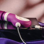Gender X HANDLE IT - Purple/White USB Rechargeable Massager Wand - Image 6