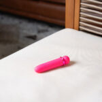 Maia JAGUAR - Pink - Pink 10.1 cm USB Rechargeable Bullet - Image 3