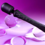 Playboy Pleasure ROYAL - Black 29.2 cm USB Rechargeable Massage Wand - Image 3