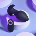 Playboy Pleasure PLUG & PLAY - Black 10.3 cm USB Rechargeable Vibrating Butt Plug with Wireless Remote - Image 2