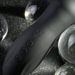 Playboy Pleasure LET IT BEAD - Black 23.1 cm USB Rechargeable Vibrating Anal Beads with Clitoral Suction - Image 4