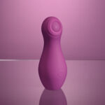Playboy Pleasure THE JET SET - TAPPING - Purple 10.2 cm Tapping Stimulator with Charging Case - Image 5