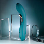 Playboy Pleasure AURELIE - Green 22.7 cm USB Rechargeable Vibrator with Internal Flicker - Image 4