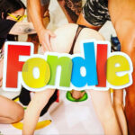 Fondle - Hands-On Party Game - Image 5