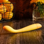 Selopa LEMON SQUEEZE - Yellow 18.4 cm USB Rechargeable Vibrator - Image 5
