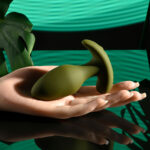 Selopa THE COLONEL - Green 10.1 cm USB Rechargeable Vibrating Butt Plug with Wireless Remote - Image 3