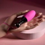 Selopa COMPANION - Pink 11.9 cm USB Rechargeable Vibrating Egg - Image 5