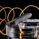 Selopa LITTLE BUDDY - Black 11.1 cm USB Rechargeable Vibrating Bullet - Image 4